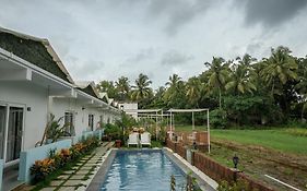 Whiteflower Resort Morjim